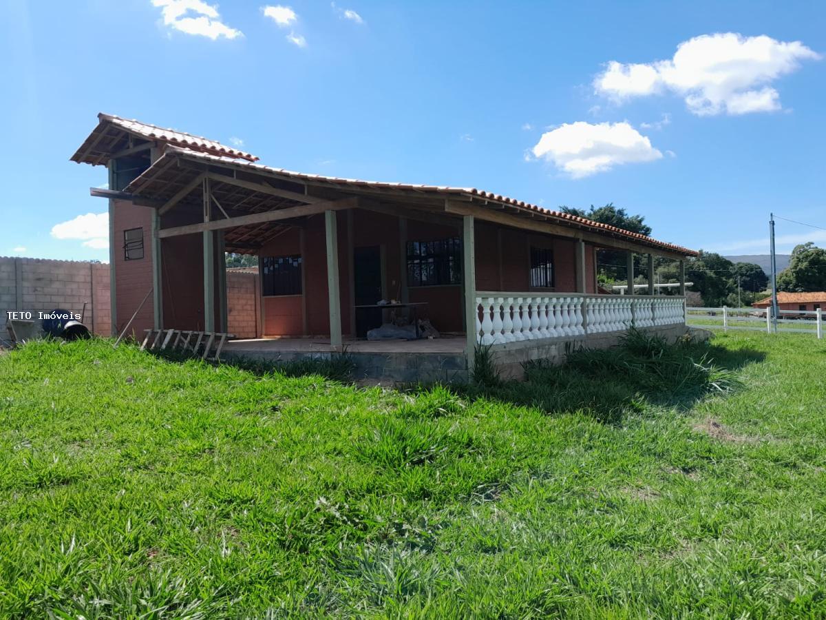 Chácara à venda com 2 quartos, 1341m² - Foto 4