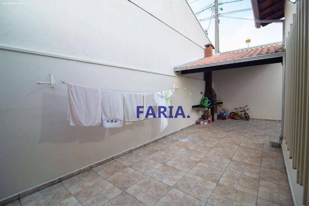 Casa à venda com 3 quartos, 180m² - Foto 14