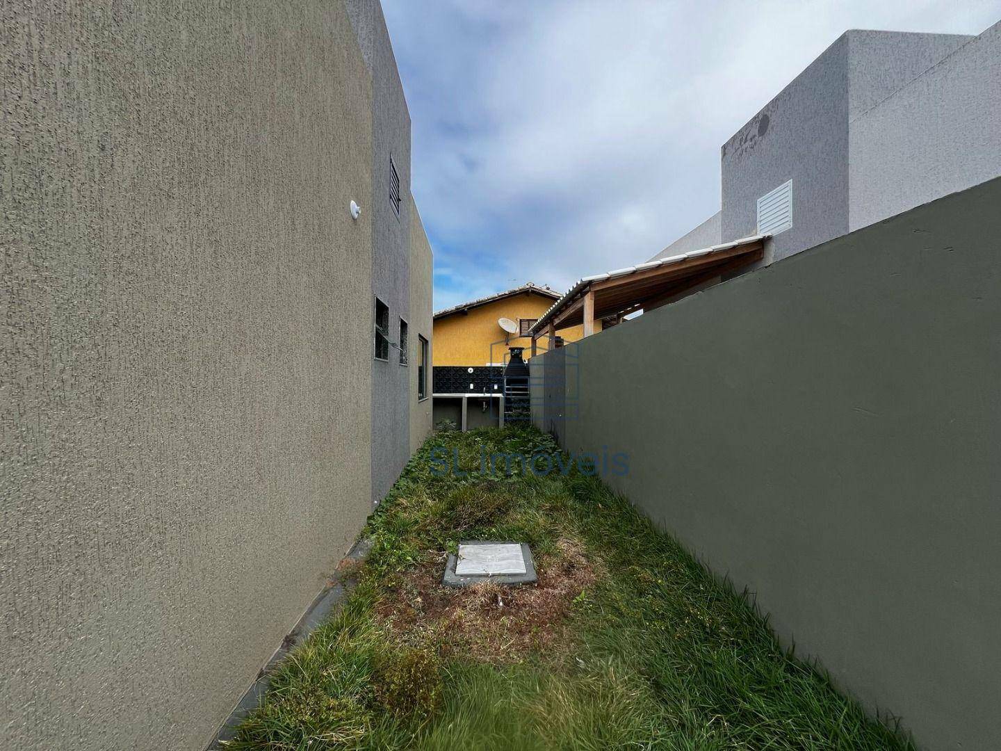 Casa à venda com 2 quartos, 61m² - Foto 4