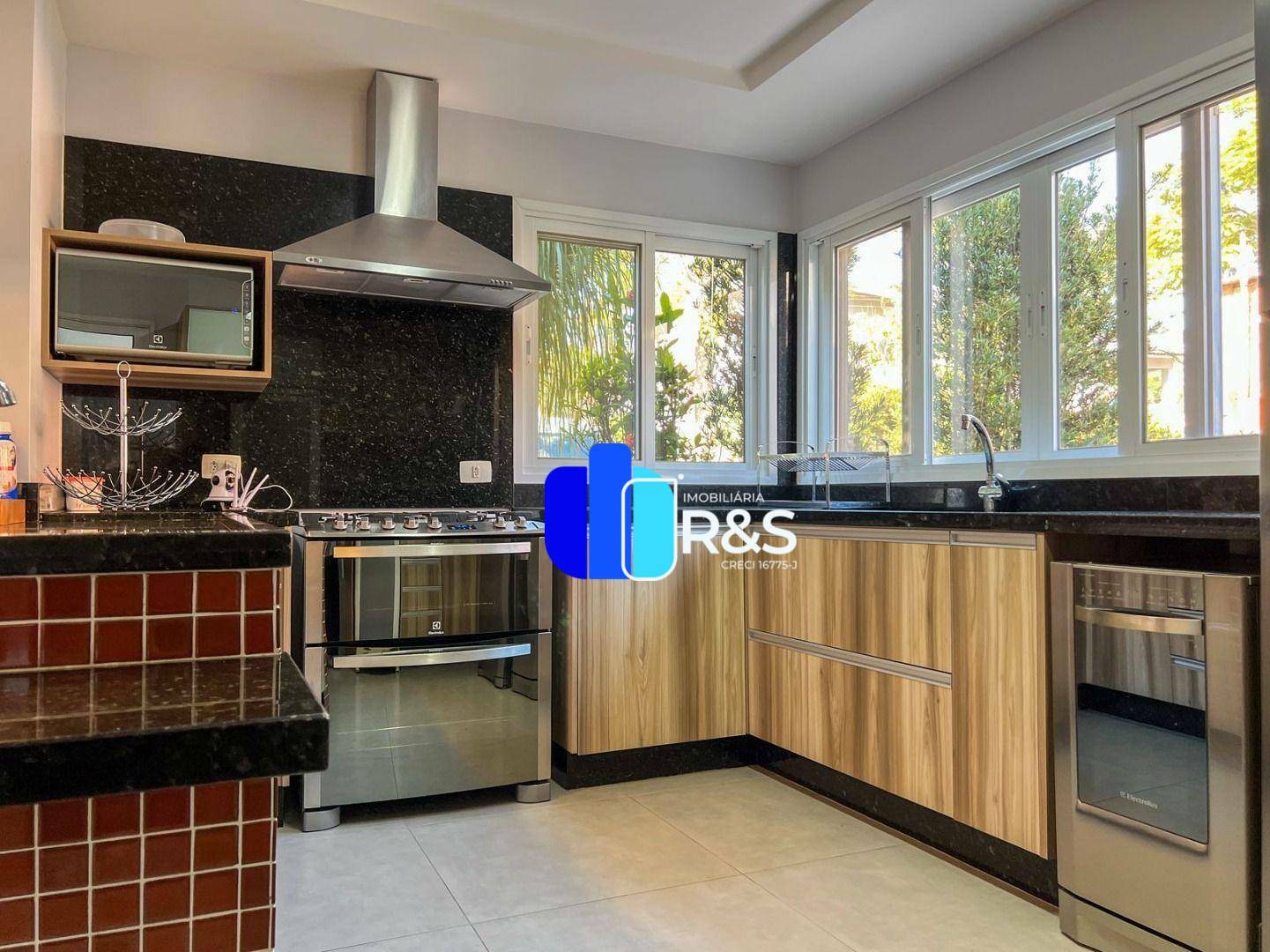 Casa de Condomínio à venda e aluguel com 5 quartos, 830m² - Foto 27