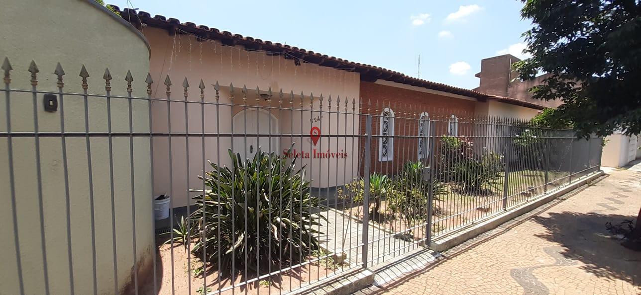 Casa à venda com 5 quartos, 300m² - Foto 2