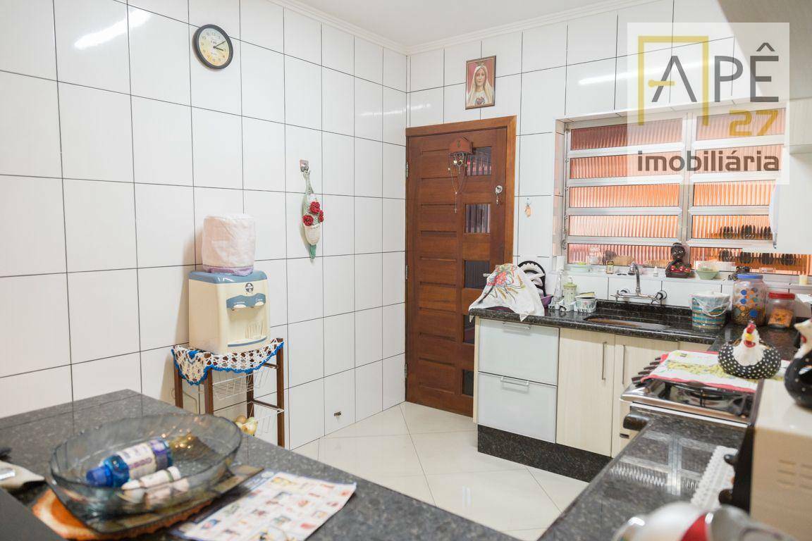 Casa à venda com 3 quartos, 180m² - Foto 18