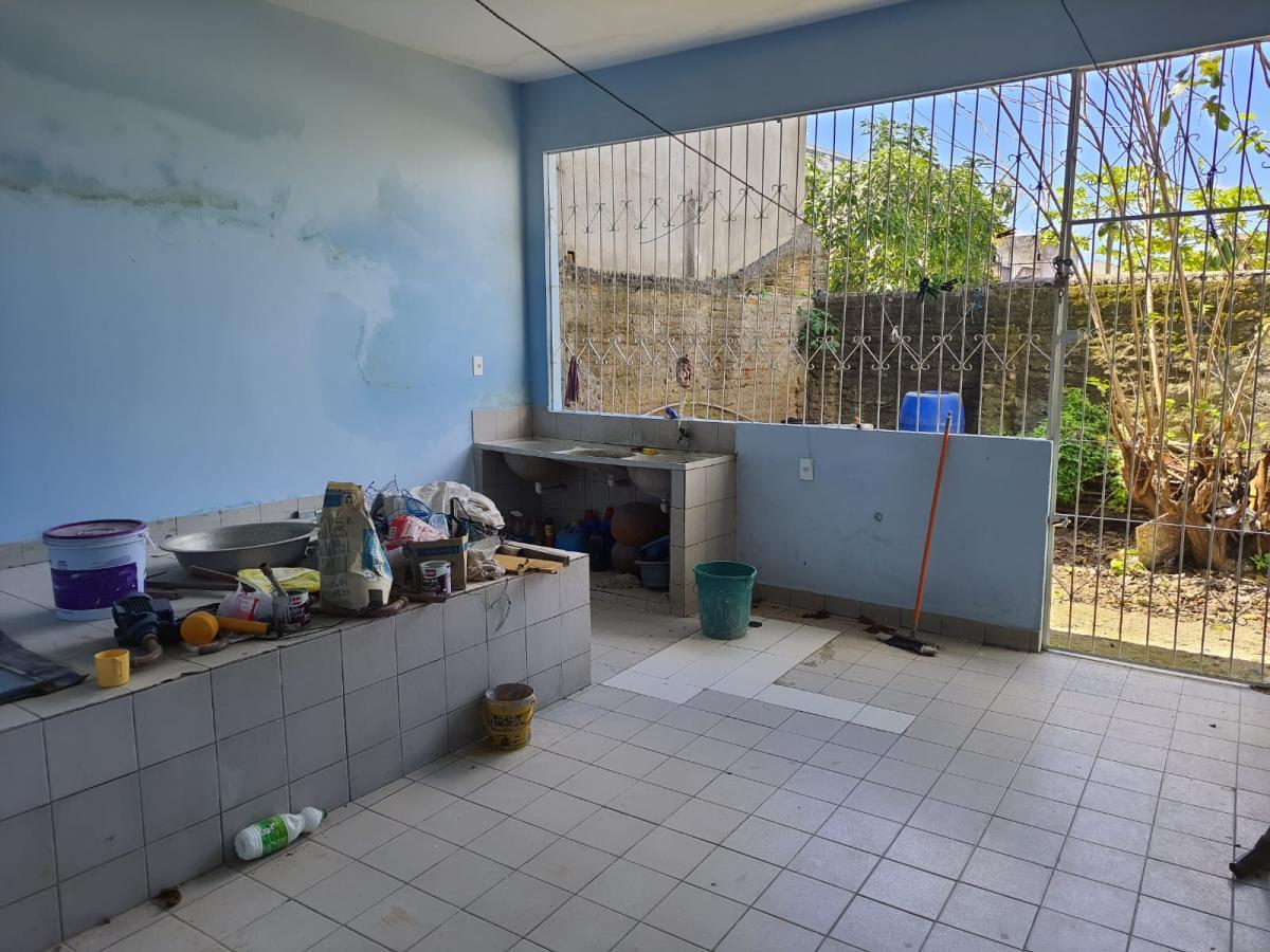 Casa para alugar com 3 quartos, 240m² - Foto 14