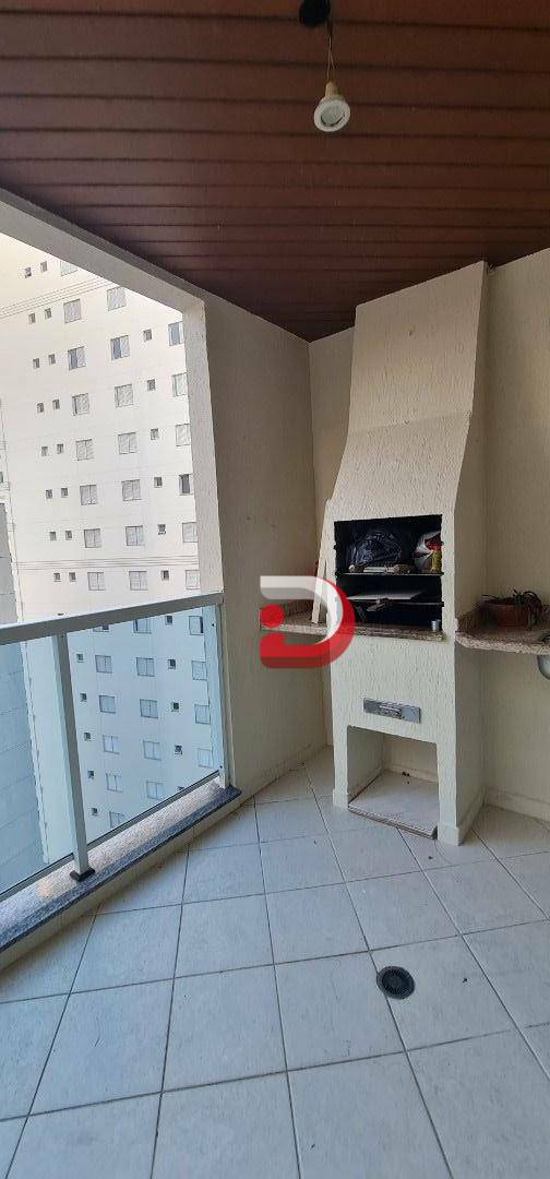 Apartamento para alugar com 3 quartos, 98m² - Foto 11