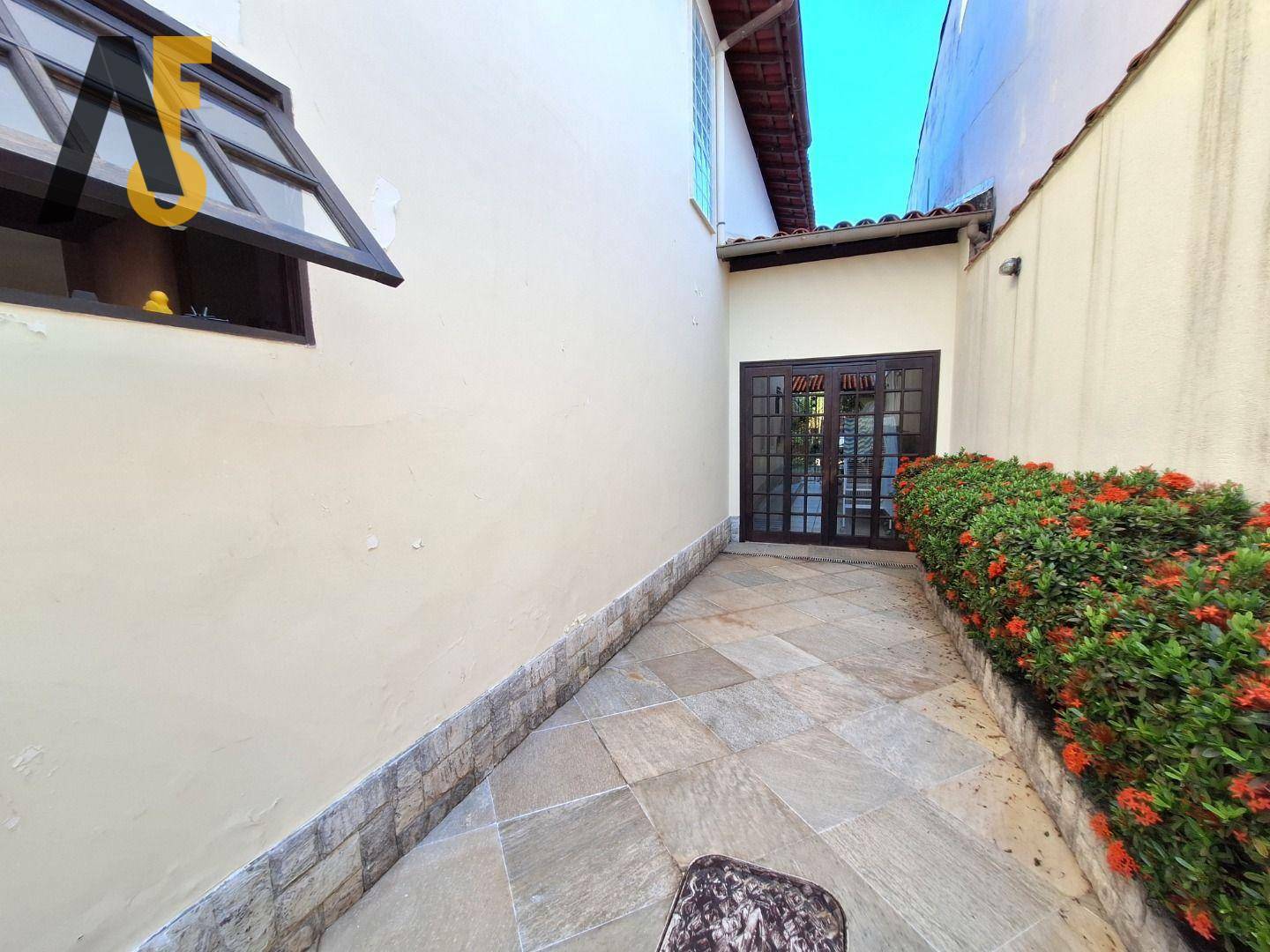 Casa de Condomínio à venda com 3 quartos, 360m² - Foto 22