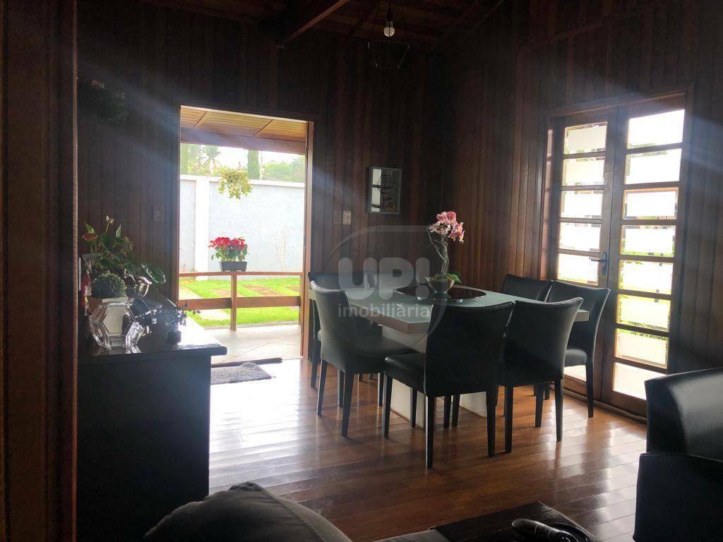 Casa de Condomínio à venda com 3 quartos, 200m² - Foto 4