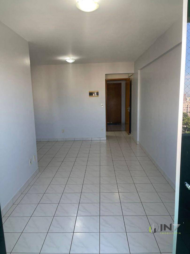 Apartamento à venda com 3 quartos, 73m² - Foto 2