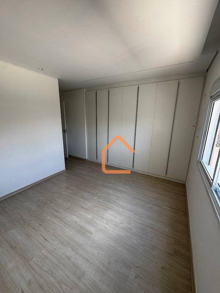 Apartamento para alugar com 3 quartos, 120m² - Foto 12