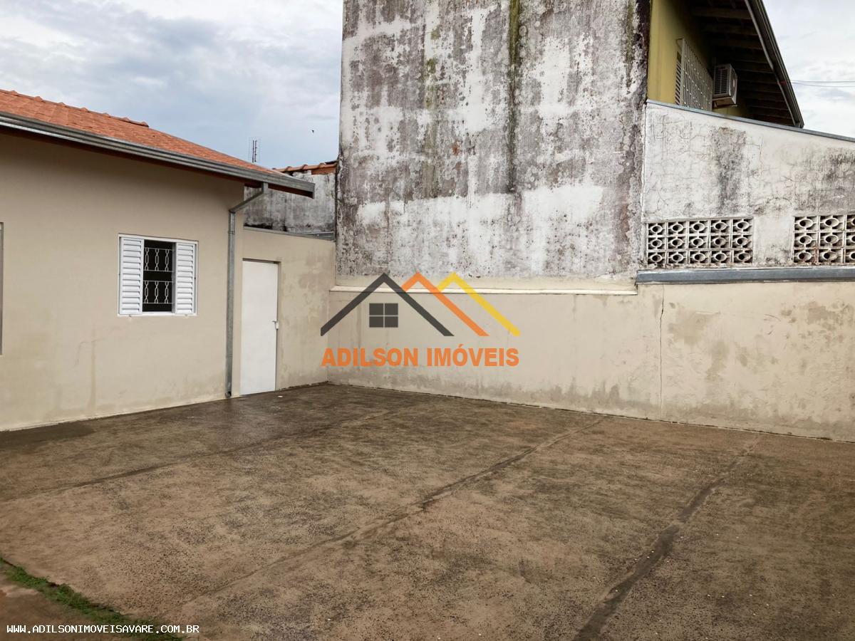 Casa à venda com 2 quartos, 401m² - Foto 2