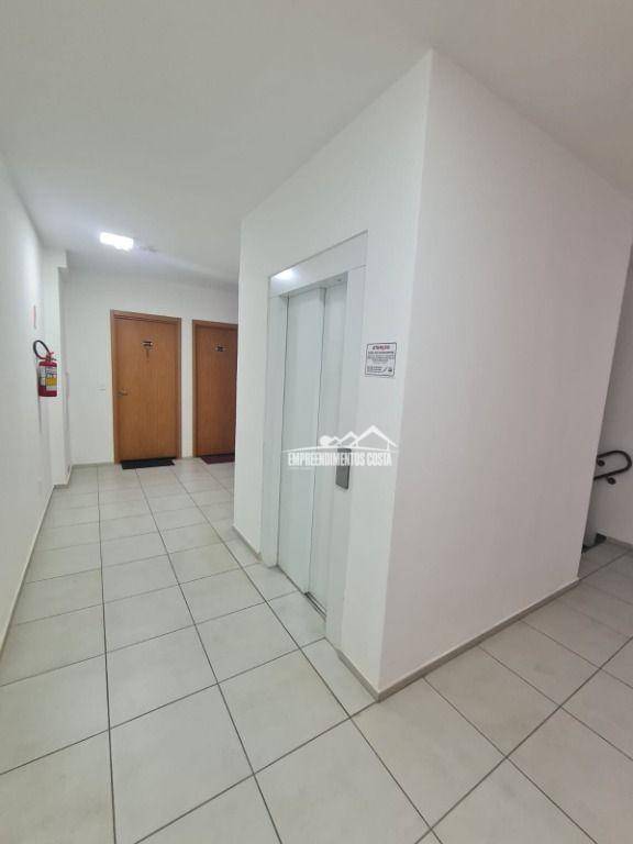 Apartamento à venda com 2 quartos, 40m² - Foto 4