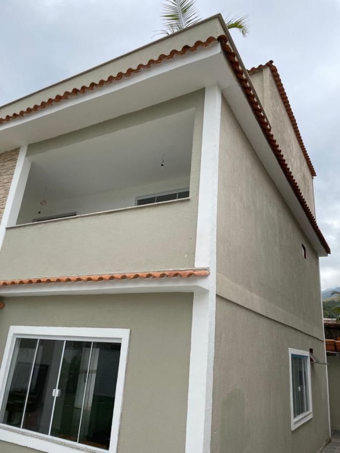 Casa de Condomínio à venda com 4 quartos, 300m² - Foto 1