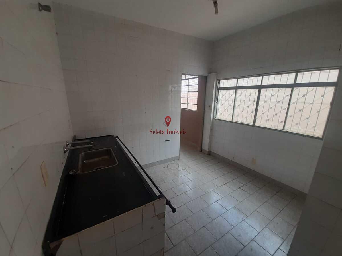 Casa para alugar com 6 quartos, 380m² - Foto 31