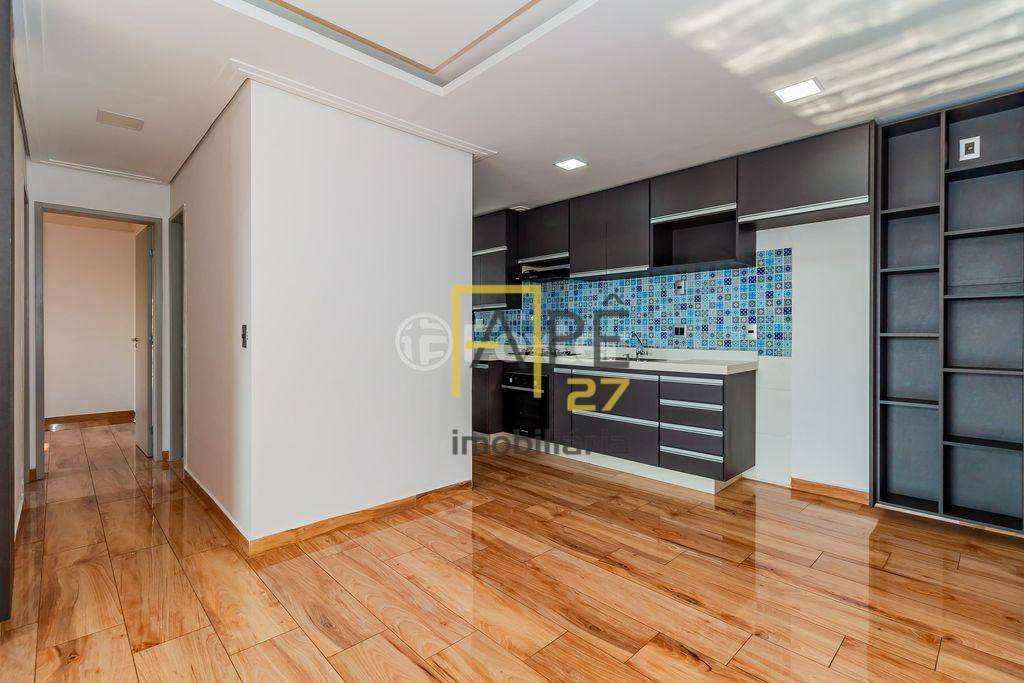 Apartamento à venda com 2 quartos, 62m² - Foto 2