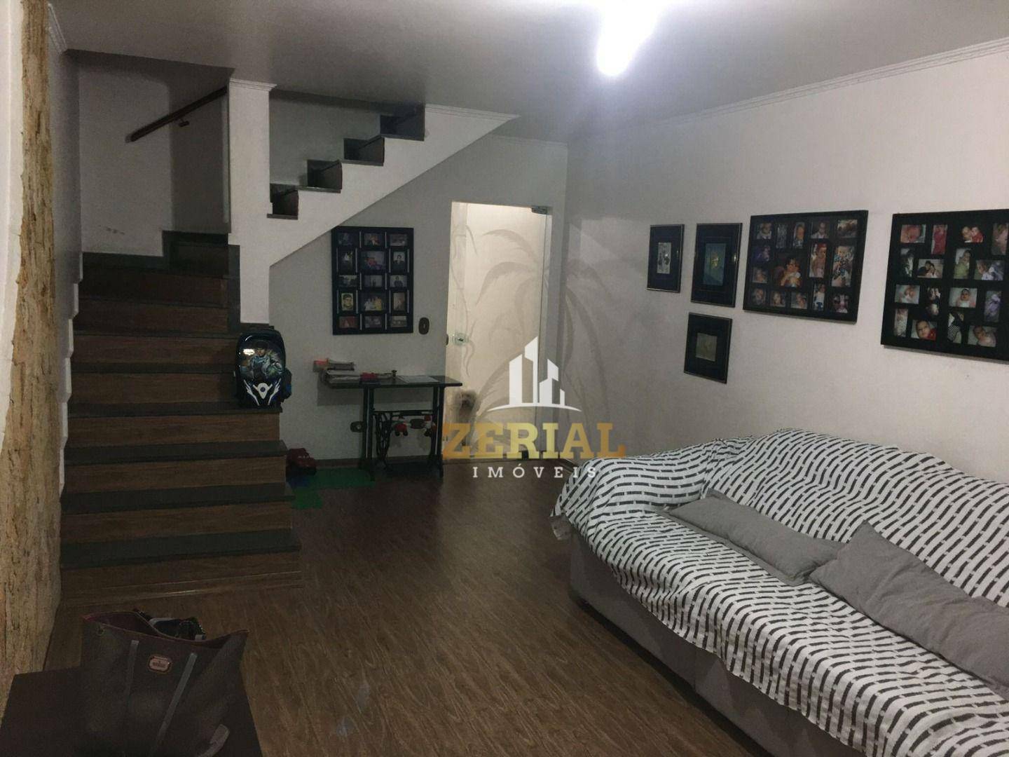 Sobrado à venda com 3 quartos, 210m² - Foto 1