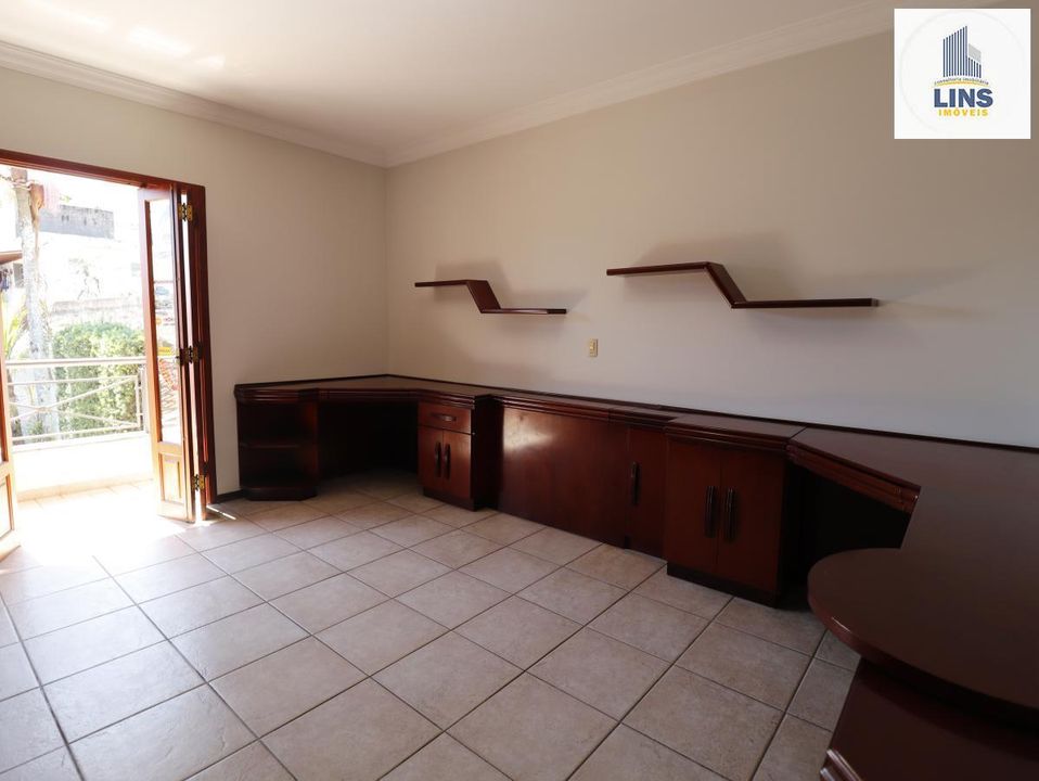 Casa à venda com 4 quartos, 350m² - Foto 17