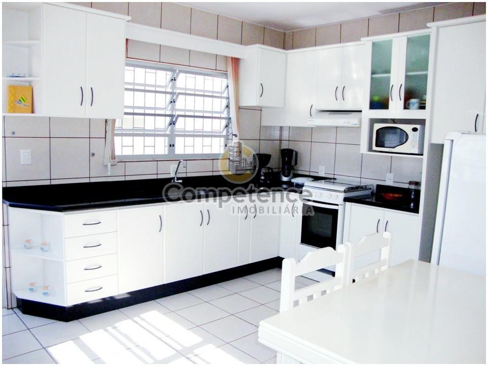 Casa à venda com 3 quartos, 228m² - Foto 2