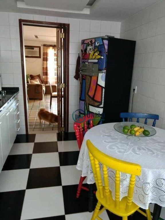 Casa de Condomínio à venda com 3 quartos, 205m² - Foto 7