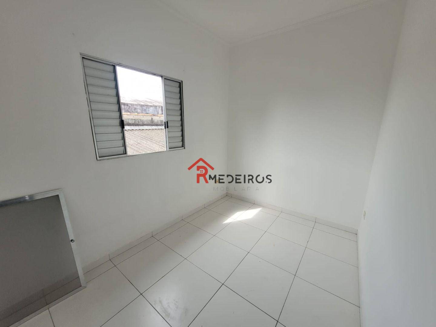 Casa à venda com 2 quartos, 45m² - Foto 5