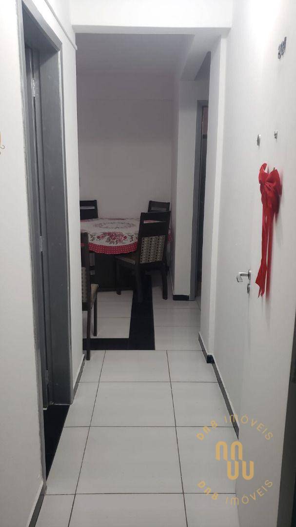 Apartamento à venda com 2 quartos, 75m² - Foto 2