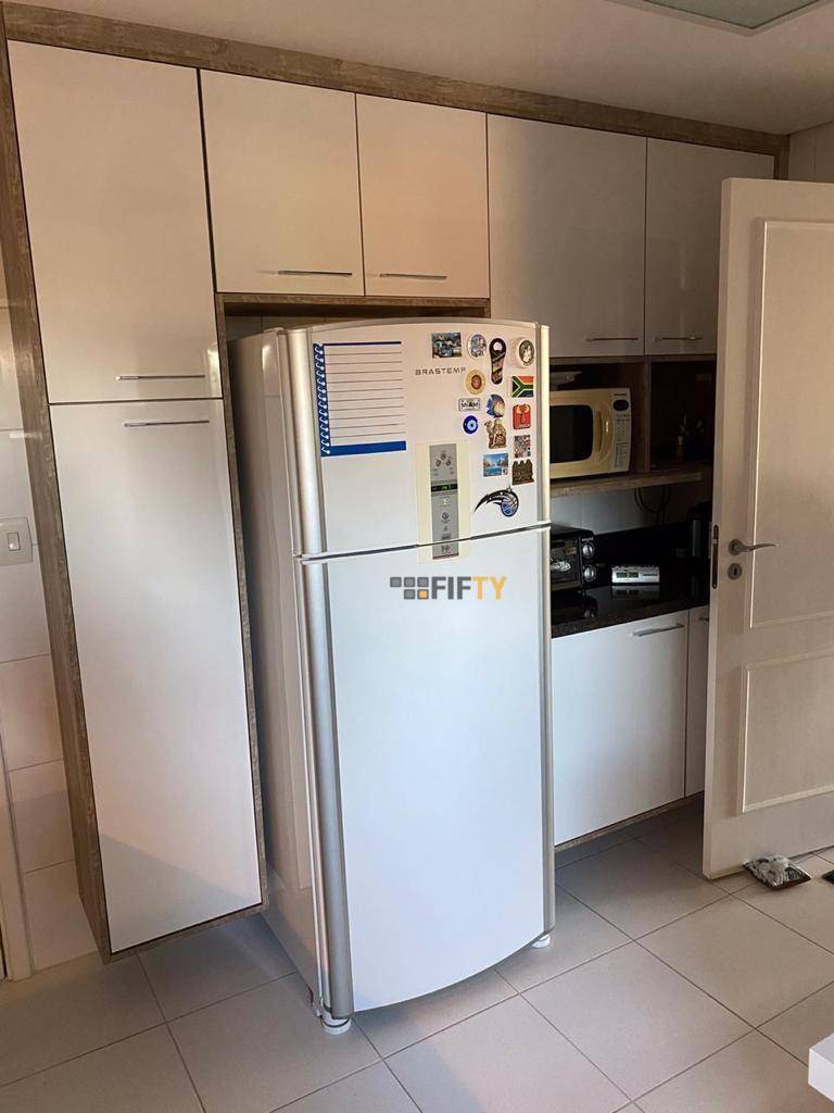 Apartamento à venda com 3 quartos, 143m² - Foto 22