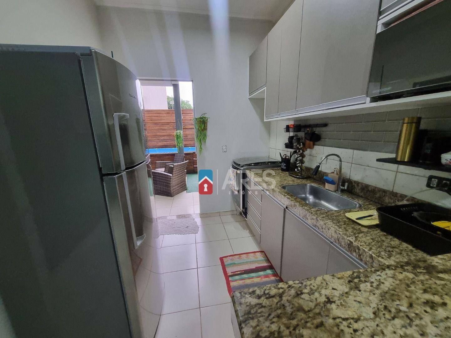 Casa à venda com 3 quartos, 90m² - Foto 8