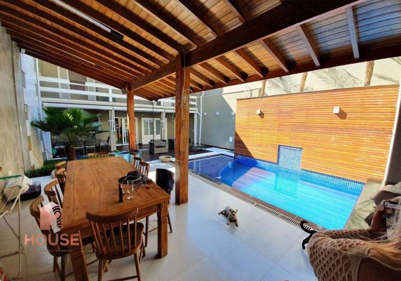 Casa, 3 quartos, 300 m² - Foto 1