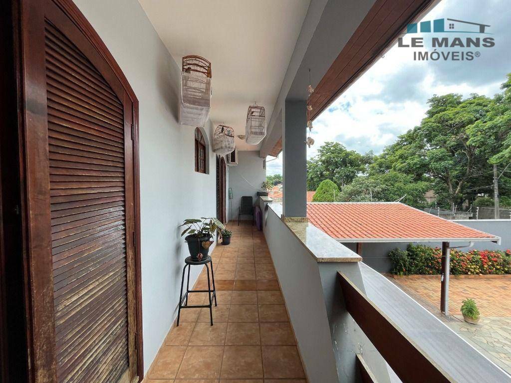 Casa à venda com 3 quartos, 210m² - Foto 12