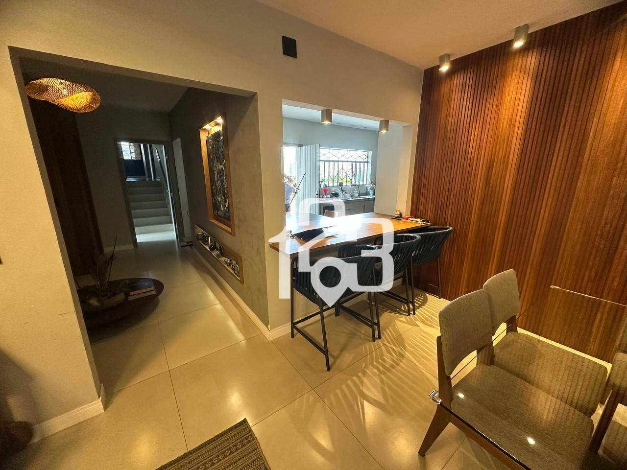 Casa à venda com 3 quartos, 210m² - Foto 9