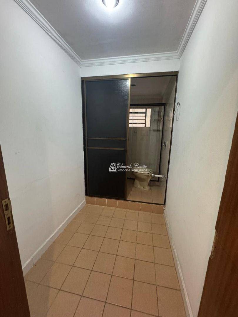 Apartamento para alugar com 3 quartos, 80m² - Foto 12