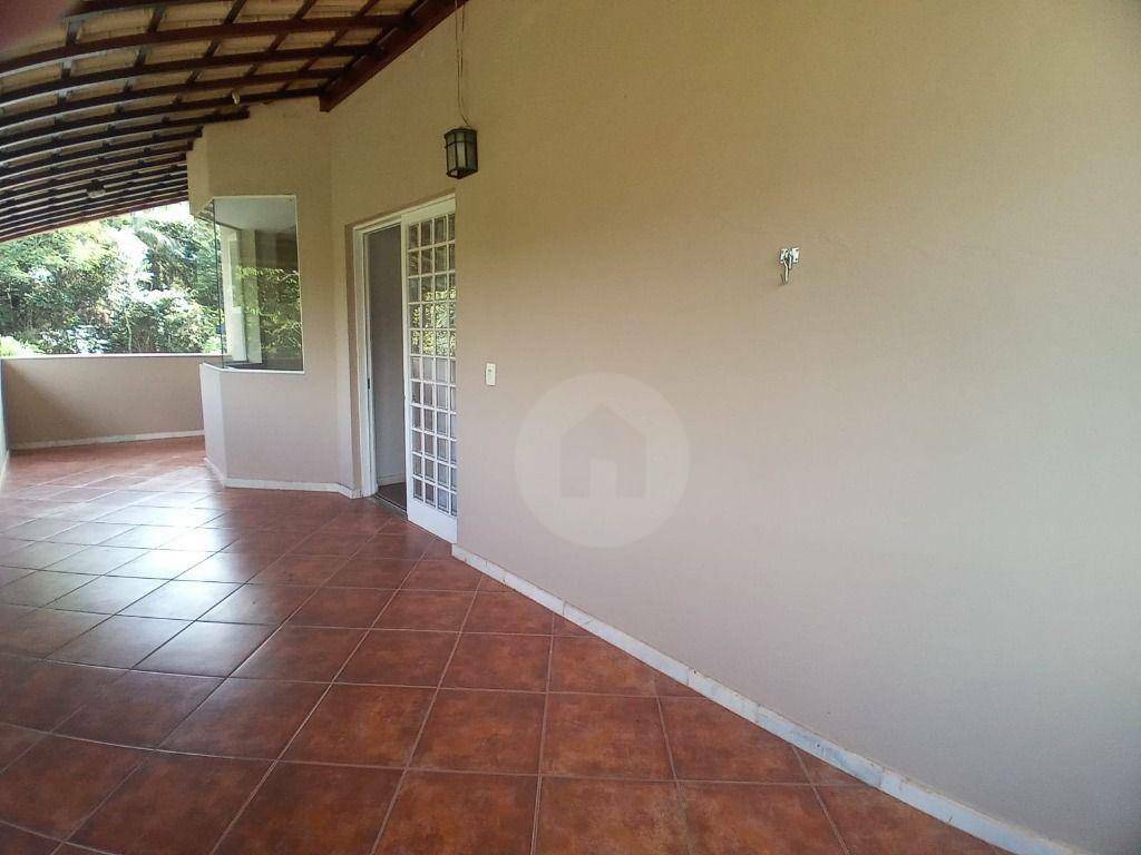 Casa à venda com 5 quartos, 1000m² - Foto 45