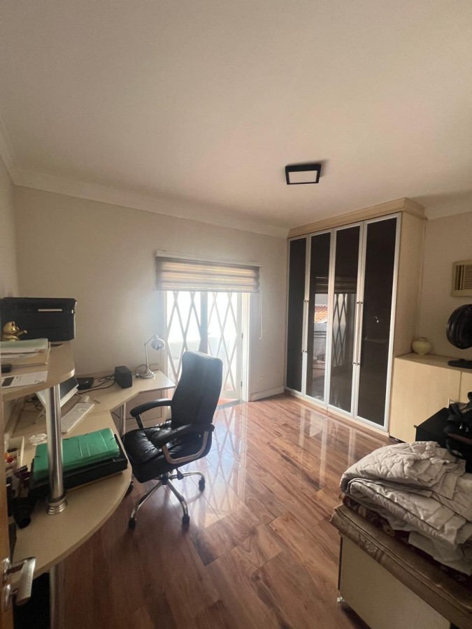 Casa para alugar com 4 quartos, 280m² - Foto 12