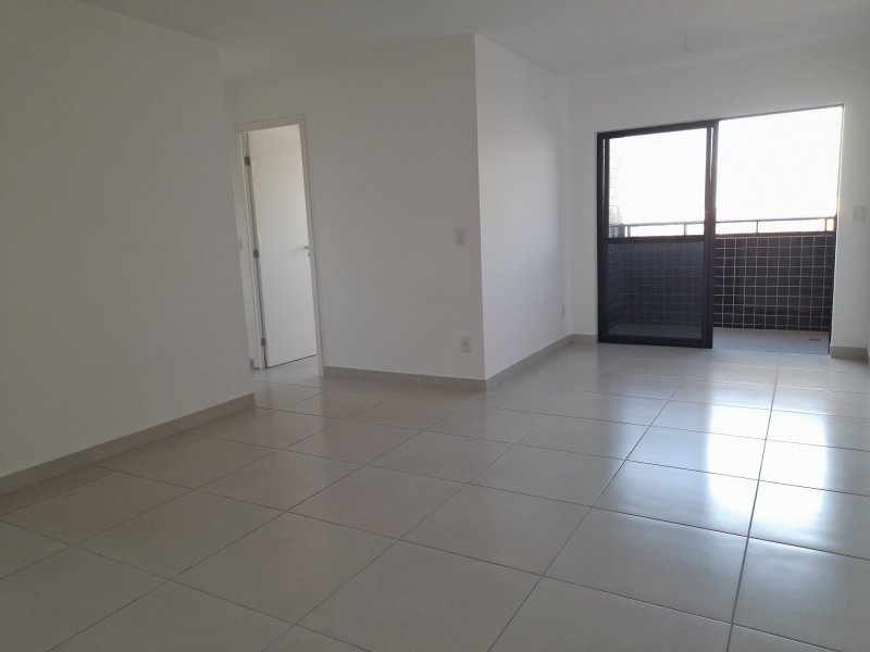 Apartamento à venda com 3 quartos, 75m² - Foto 1