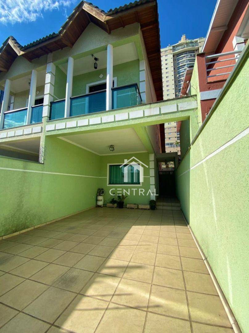 Sobrado à venda com 3 quartos, 150m² - Foto 1