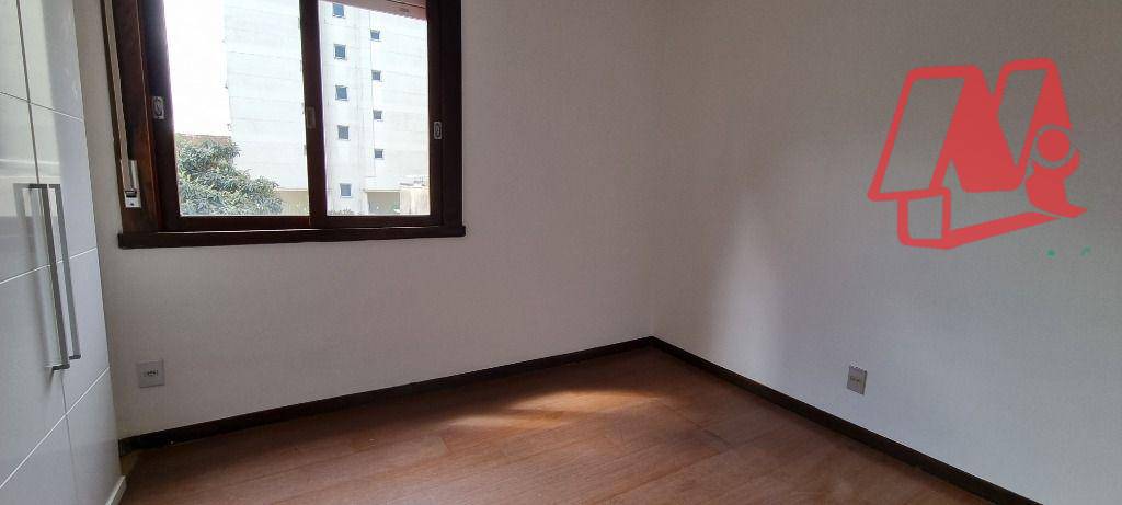 Apartamento para alugar com 3 quartos, 110m² - Foto 18