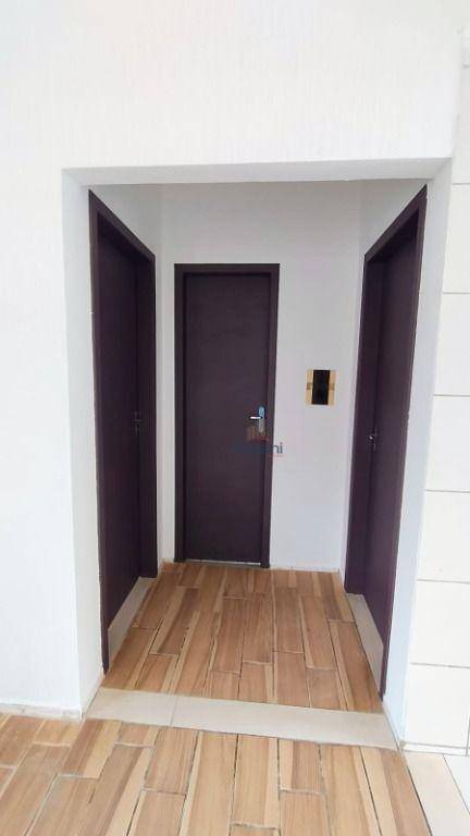 Casa para alugar com 2 quartos, 60m² - Foto 11