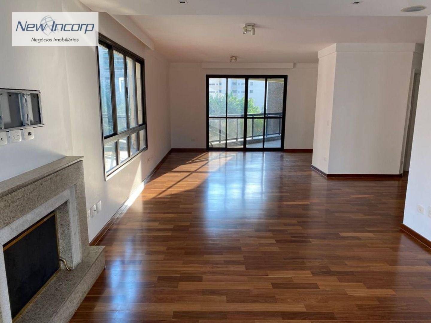 Apartamento à venda com 4 quartos, 220m² - Foto 1