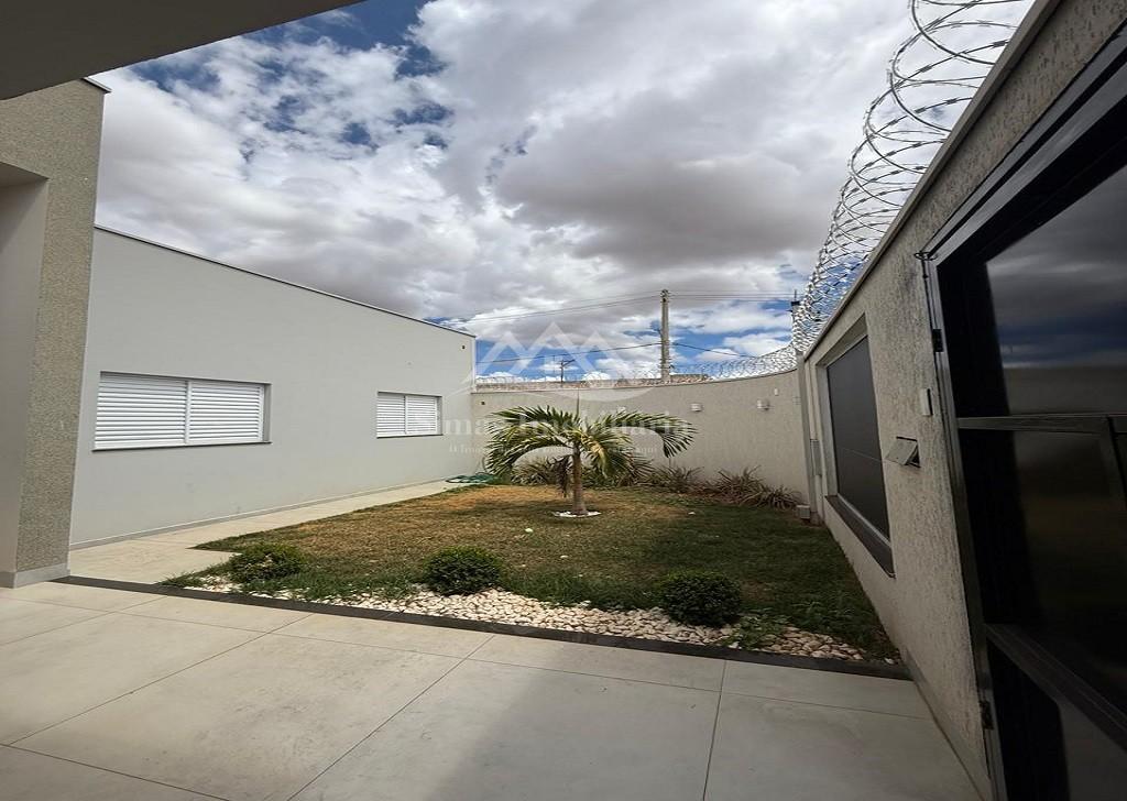 Casa à venda com 3 quartos, 193m² - Foto 2