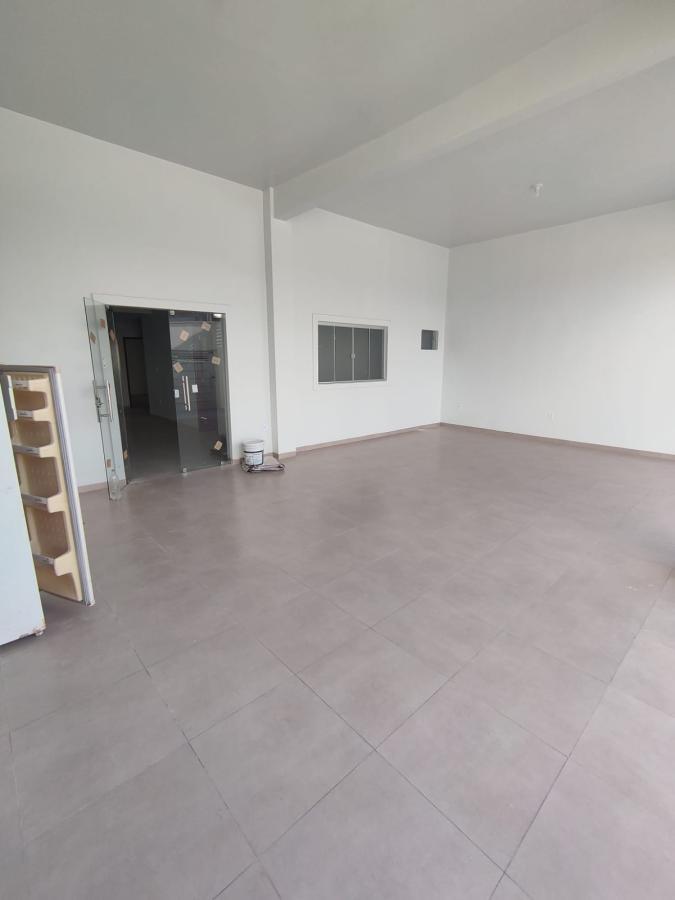 Casa para alugar com 2 quartos, 200m² - Foto 7