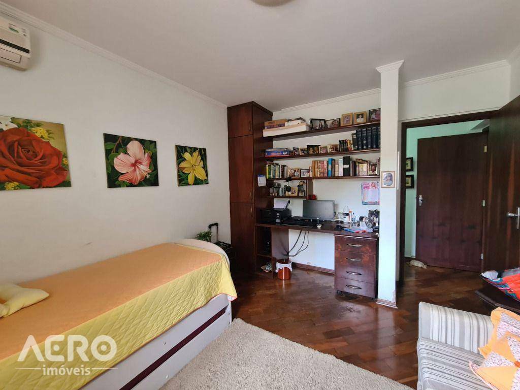 Casa de Condomínio à venda com 3 quartos, 400m² - Foto 13
