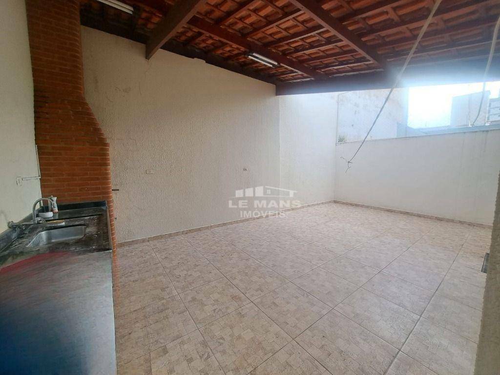 Casa para alugar com 3 quartos, 202m² - Foto 12