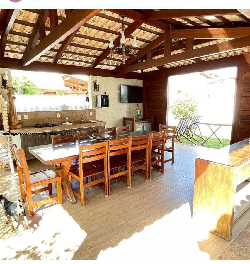 Casa de Condomínio à venda com 3 quartos, 330m² - Foto 1