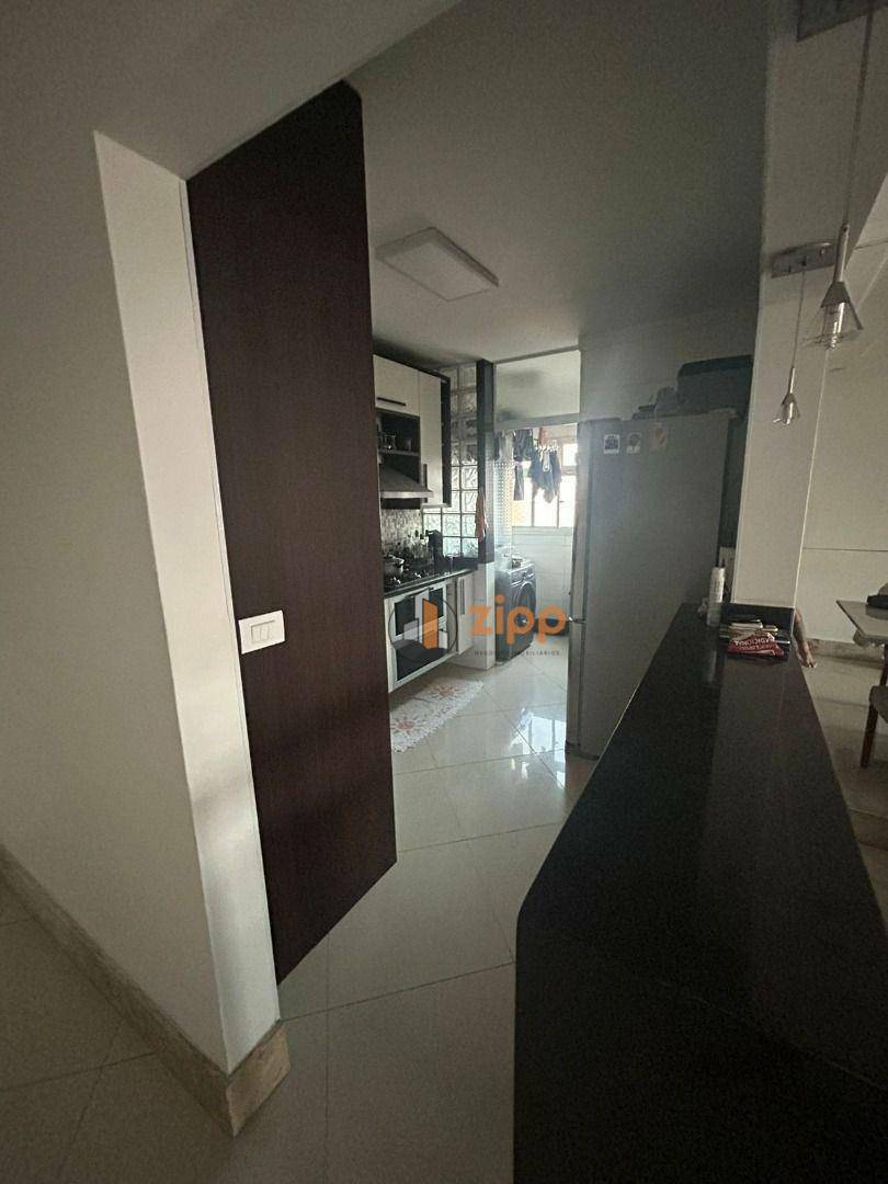 Apartamento à venda com 2 quartos, 63m² - Foto 10