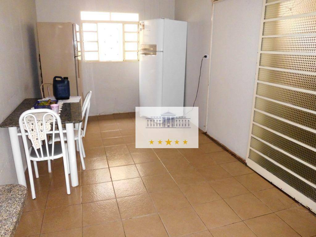 Casa à venda com 3 quartos, 258m² - Foto 3