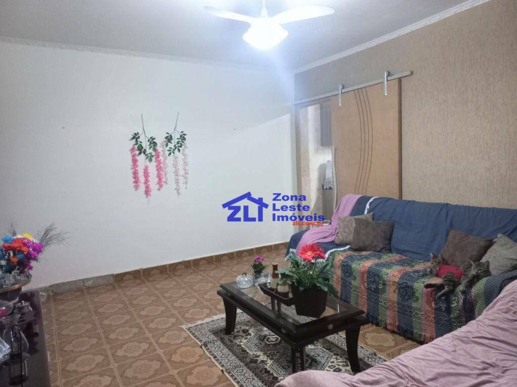 Casa à venda e aluguel com 3 quartos, 150m² - Foto 2