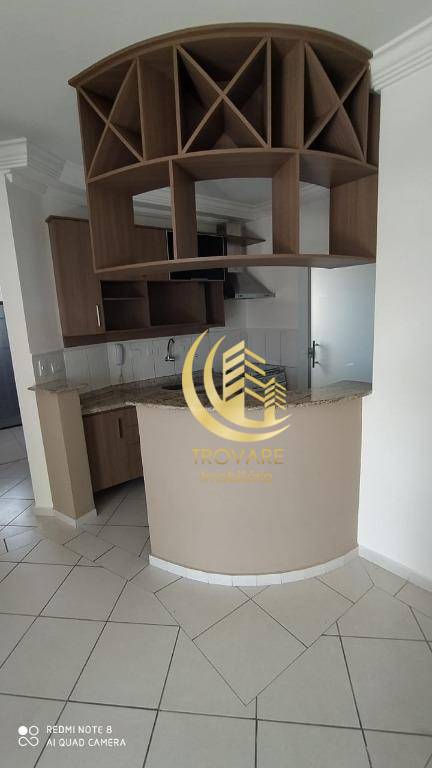 Apartamento à venda com 3 quartos, 75m² - Foto 4