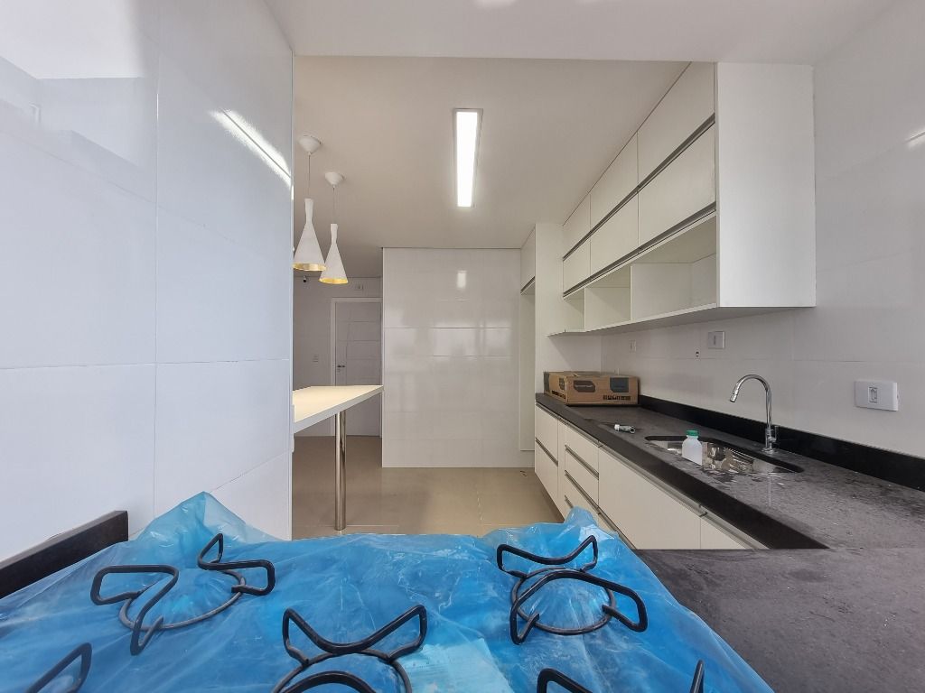 Apartamento à venda com 3 quartos, 180m² - Foto 23