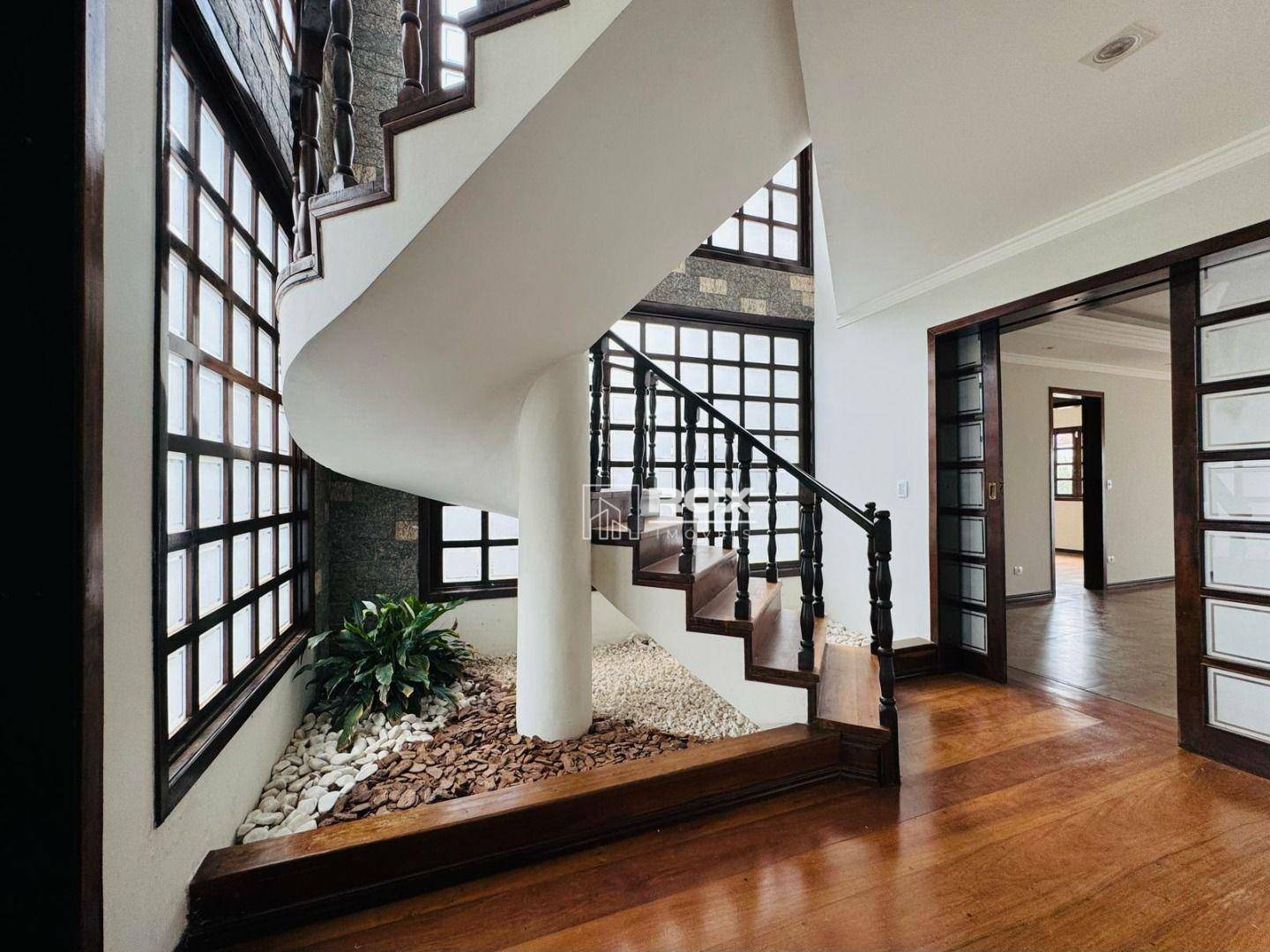 Casa à venda com 5 quartos, 350m² - Foto 11