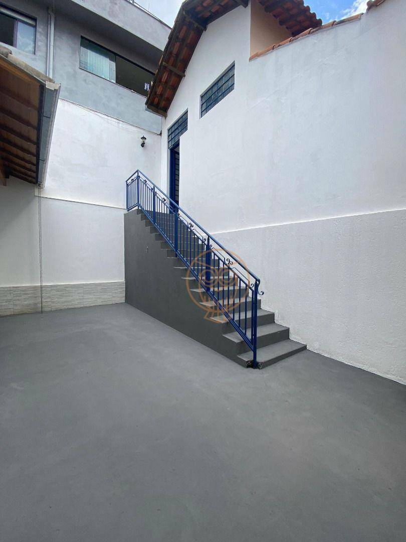 Casa para alugar com 2 quartos, 100m² - Foto 22