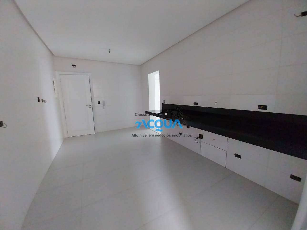 Apartamento à venda com 3 quartos, 175m² - Foto 3