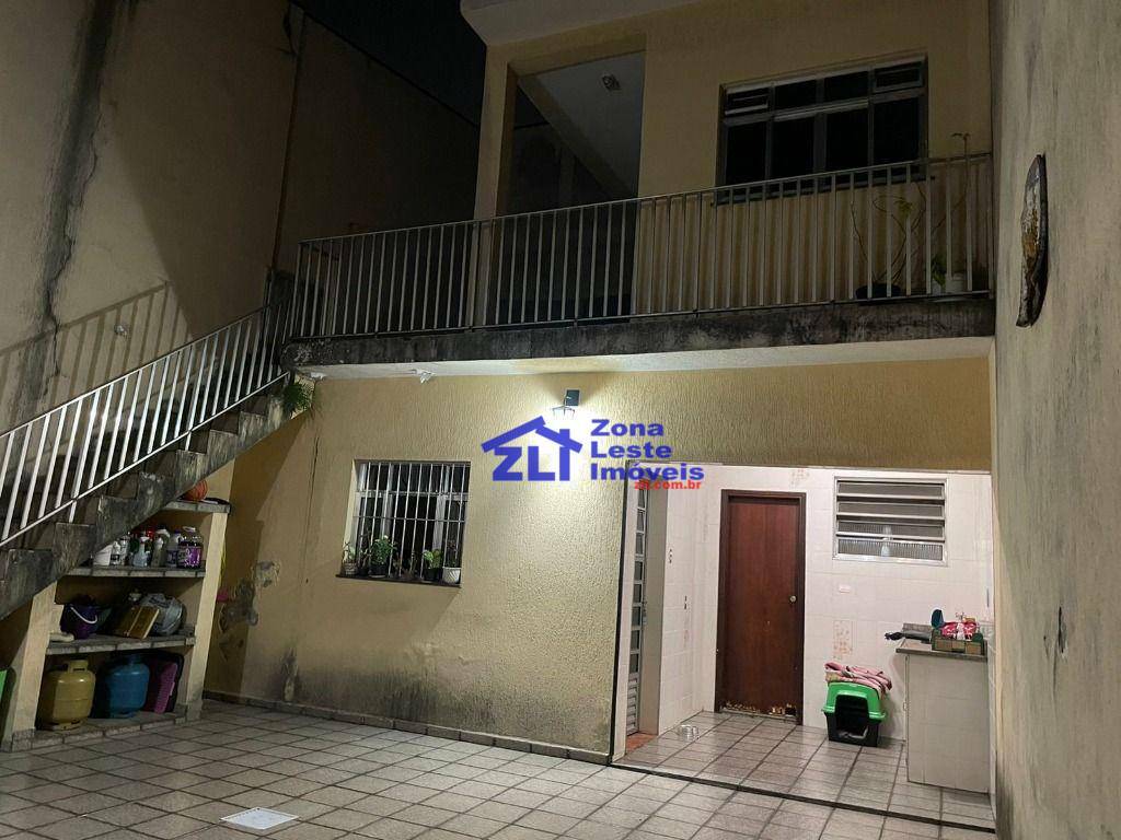 Sobrado à venda com 4 quartos, 411m² - Foto 1